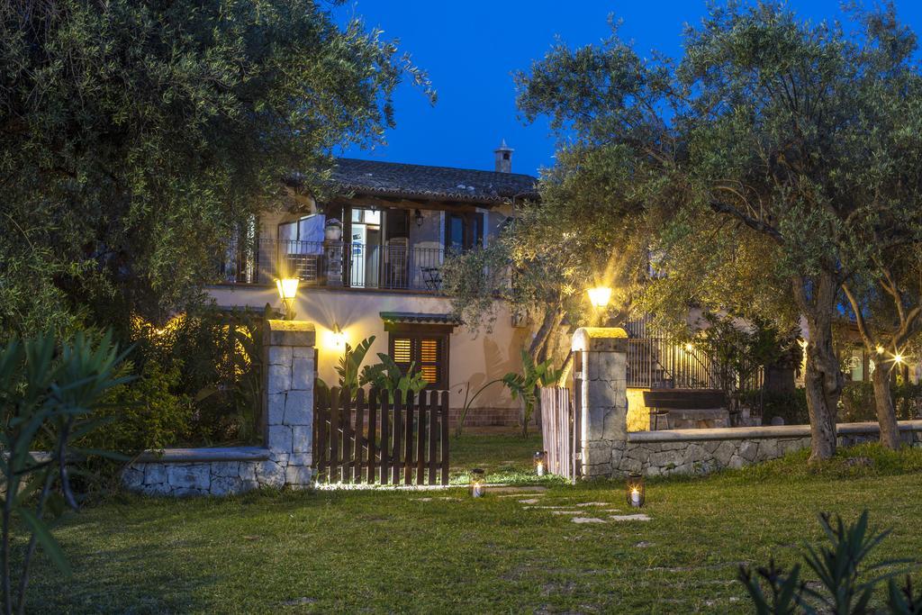 B&B Casale Siciliano Di Miryam Tiralongo Avola Exteriör bild